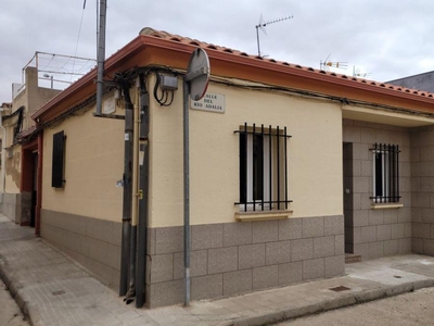 Сasa con terreno en venta en la Calle Río Adalla' Zamora