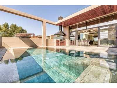Casa domotizada con piscina en Figueres