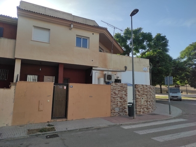 Venta de casa con terraza en Churriana (Málaga)