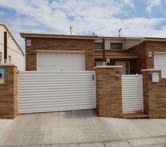 Venta de casa con terraza en Segur de Calafell, Centro