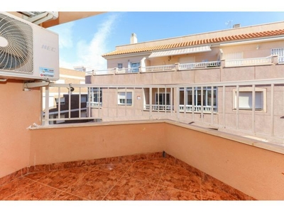 Apartamento con parking y trastero a 180m de Playa de Los Locos en Torrevieja