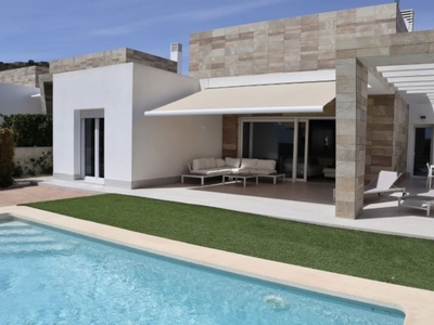 Chalet en venta en Algorfa, Alicante