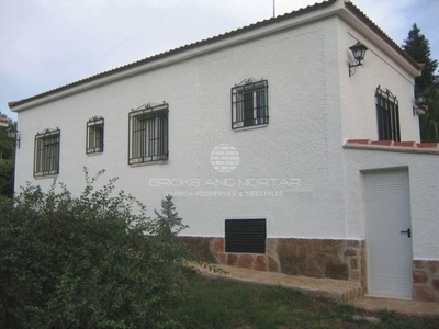 Chalet en venta en Vilamarxant / Villamarchante, Valencia