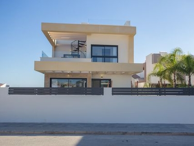 Villa en Los Montesinos, Alicante provincia