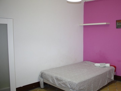 Acogedora habitación en un apartamento de 6 dormitorios en El Born, Barcelona