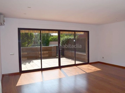 Alquiler casa adosada amplia y luminosa adosada de 250 m2 junto ffcc vulpelleres en Sant Cugat del Vallès