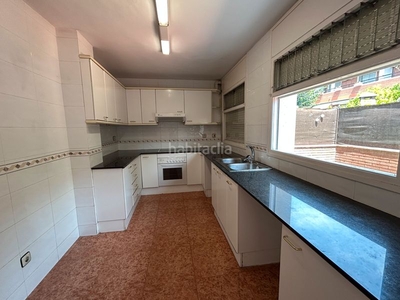 Alquiler casa con 4 habitaciones con parking y vistas a la montaña en Sant Quirze del Vallès