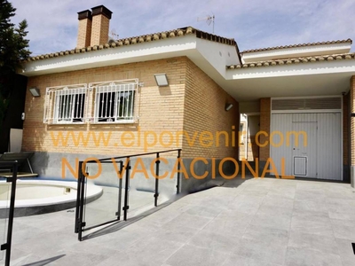 Alquiler Casa unifamiliar Torrent (València). Con terraza 232 m²