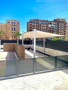 Alquiler de piso en Juan Carlos I de 2 habitaciones con terraza y piscina