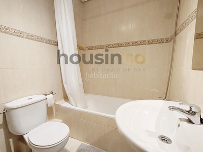 Alquiler dúplex en alquiler , con 81 m2, 3 habitaciones y 3 baños, amueblado, aire acondicionado y calefacción individual gas natural. en Madrid