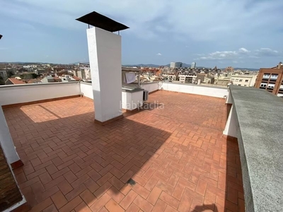 Alquiler piso 4 habitaciones, con terraza junto al mercat central en Sabadell