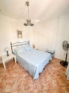 Alquiler piso en calle amadeo vives piso con 3 habitaciones en Málaga
