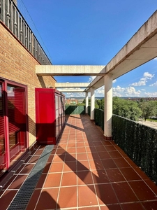 Ático en alquiler en Ayuntamiento - Avenida Siglo XXI de 2 habitaciones con terraza y garaje