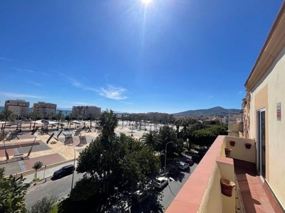 Ático en venta en Melilla de 2 habitaciones con terraza y aire acondicionado