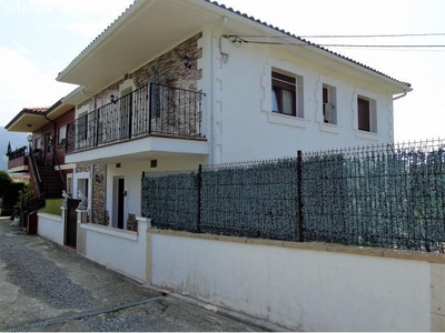 Casa pareada en Castañeda