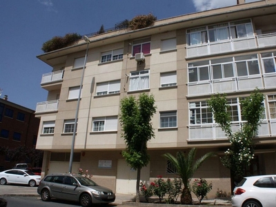 Piso en alquiler en Plasencia de 4 habitaciones con terraza y garaje