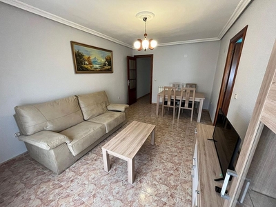 Piso en alquiler en Salesas - Labradores de 3 habitaciones con terraza y muebles