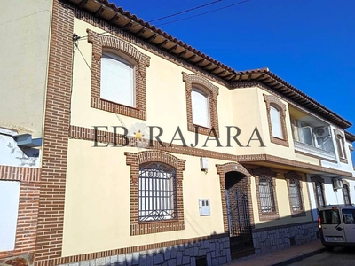 Venta Casa pareada en Calle Fortuna La Pueblanueva. Buen estado con terraza 273 m²
