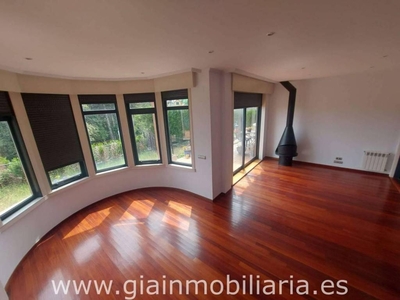 Venta Casa unifamiliar en Calle Illa Canosa 42 Poio. Buen estado con terraza 241 m²