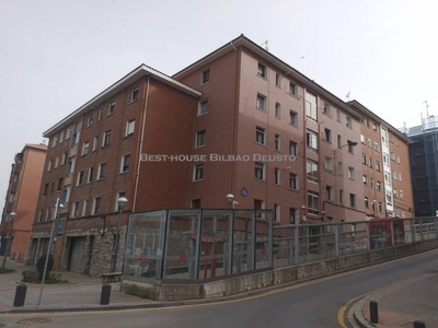 Venta Piso Bilbao. Piso de tres habitaciones Primera planta