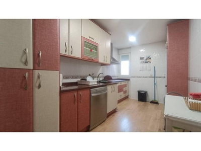 Venta Piso Cedillo del Condado. Piso de tres habitaciones en Calle valmojado. Buen estado segunda planta