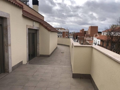Venta Piso Ciudad Real. Piso de tres habitaciones en Calle Bullaque 12. Nuevo primera planta con terraza