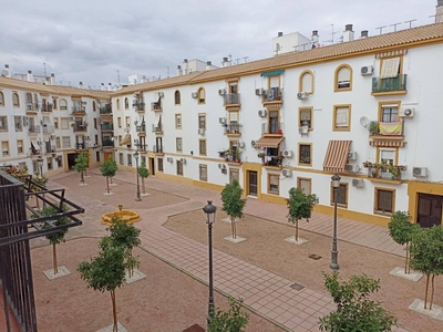 Venta Piso Córdoba. Piso de cuatro habitaciones Segunda planta con balcón