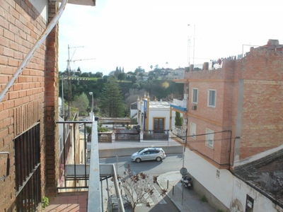 Venta Piso Córdoba. Piso de tres habitaciones Segunda planta con terraza
