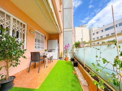 Venta Piso El Vendrell. Piso de dos habitaciones en Valls 58. Con terraza