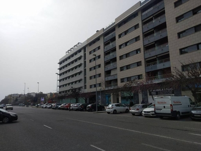 Venta Piso en Av. Gran Capitan. Córdoba. Buen estado primera planta plaza de aparcamiento con balcón calefacción individual