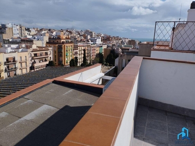 Venta Piso en Calle Lleida. Tarragona. Buen estado sexta planta con balcón