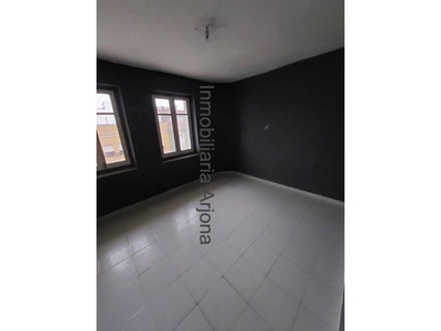 Venta Piso Lucena. Piso de tres habitaciones en Calle Barriada Virgen de Araceli. A reformar tercera planta con terraza