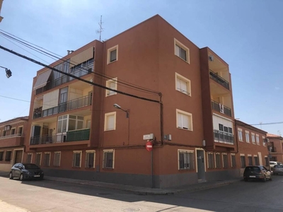 Venta Piso Manzanares. Piso de tres habitaciones en Calle Menendez Pelayo 9. A reformar tercera planta