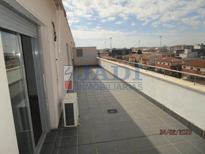 Venta Piso Valdepeñas. Piso de tres habitaciones Cuarta planta con terraza