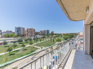 ¡Ático con muy buena ubicación y vistas panorámicas en Planada del Pintor! Venta Can Puiggener