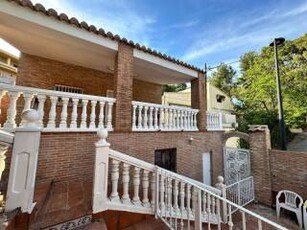 Casa unifamiliar 3 habitaciones, Zona Avinguda Alta-Auditori, Torrent (València)