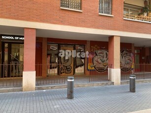Local comercial en venta de 266.80 m2 , Sants - Montjuïc, Barcelona