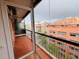 Piso de cuatro habitaciones buen estado, El Camp d'en Grassot-Gràcia Nova, Barcelona