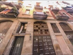 Piso de tres habitaciones Carrer De La Riereta, El Raval, Barcelona