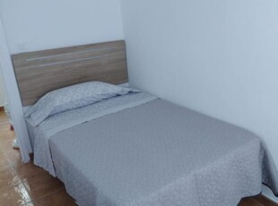 Se alquila habitación en piso de 3 habitaciones en El Zapillo, Almería