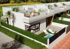 10 villas nuevas de una sola planta y casas adosadas con piscina privada