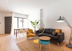 Alquiler piso apartamento de alquiler temporal con 2 habitaciones dobles y piscina comunitaria en Barcelona