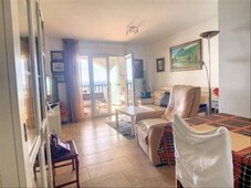 Apartamento con 2 habitaciones con ascensor, parking, aire acondicionado y vistas al mar en Benalmádena
