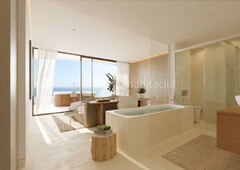 Apartamento con 3 habitaciones con parking, piscina, calefacción, aire acondicionado y vistas a la montaña en Fuengirola