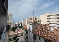 Apartamento precioso apartamento reformado en playa fontanilla en Marbella