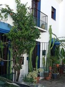 Casa adosada con 2 habitaciones con parking y vistas a la montaña en Marbella