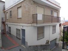 Casa Adosada en C/ Baix