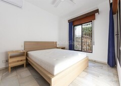 Casa con 3 habitaciones con parking, piscina y aire acondicionado en Estepona
