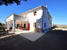 Casa con terreno en Villena