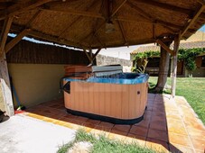Casa espectacular casa rural en venta con piscina, establos y campo de olivos. en Palamós